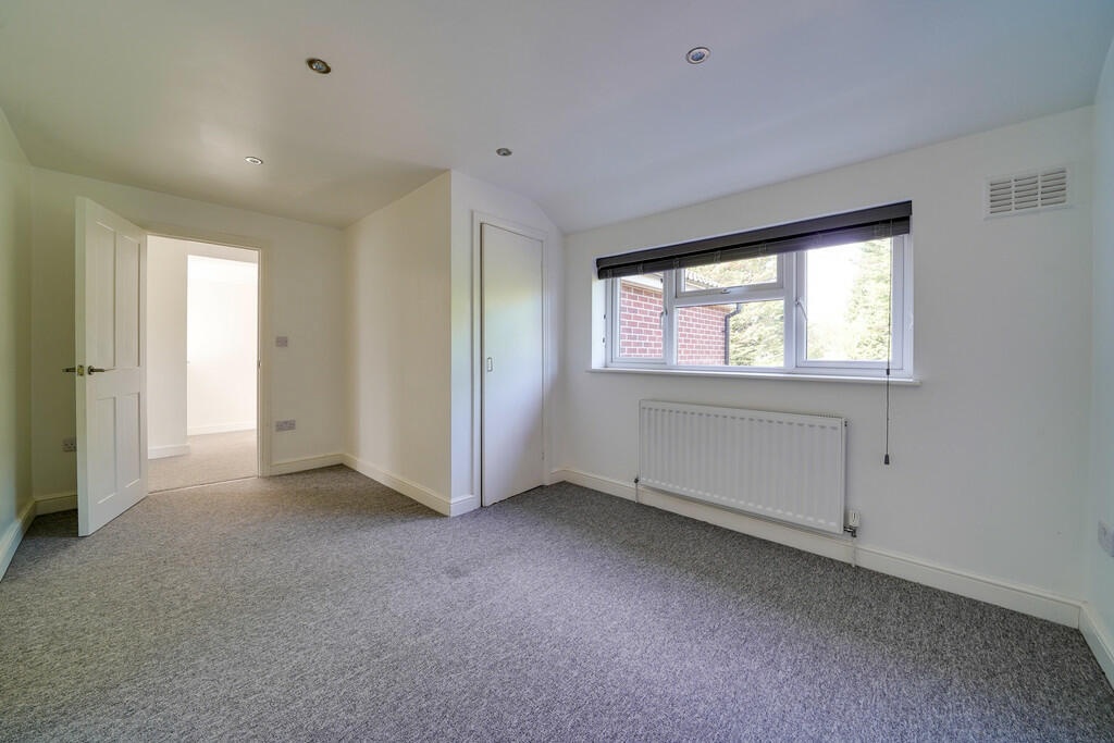 Additional image 4 of 2 Bed Flat, Godwin Way, CB1, N1 7GU