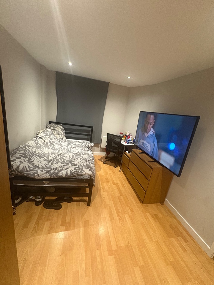 Additional image 2 of Room in a Shared Flat, West One Panorama, S1, N1 7GU