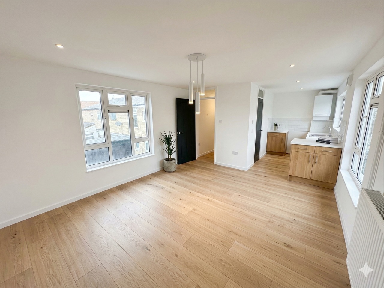 1 Bed Flat, Nuns Way, CB4, N1 7GU