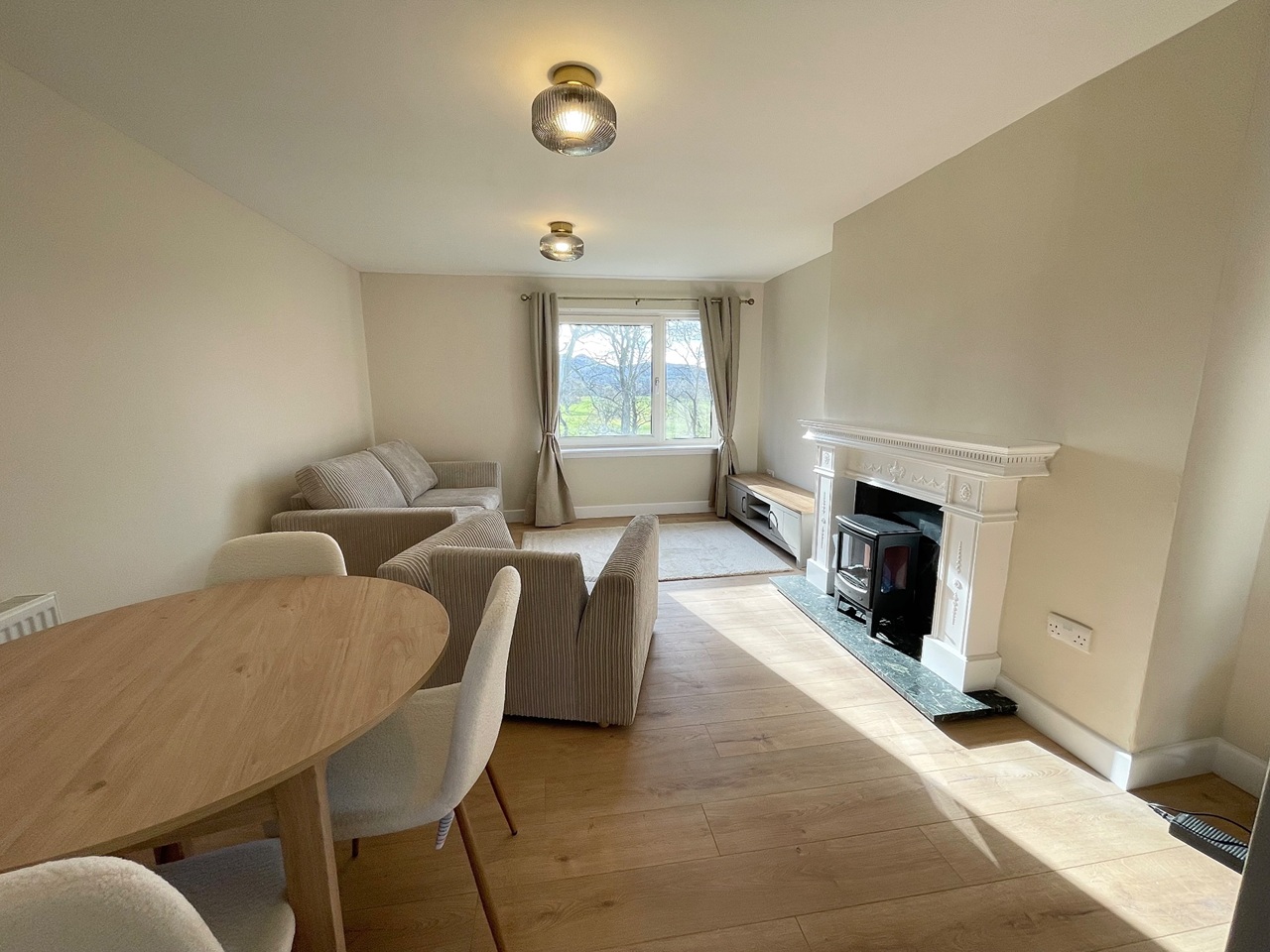 2 Bed Flat, Christian Grove, EH15, N1 7GU