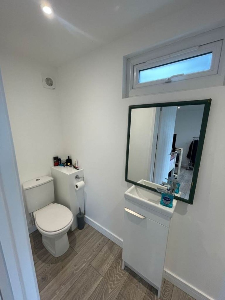 Additional image 3 of Studio Flat, Wolsey Way, CB1, N1 7GU