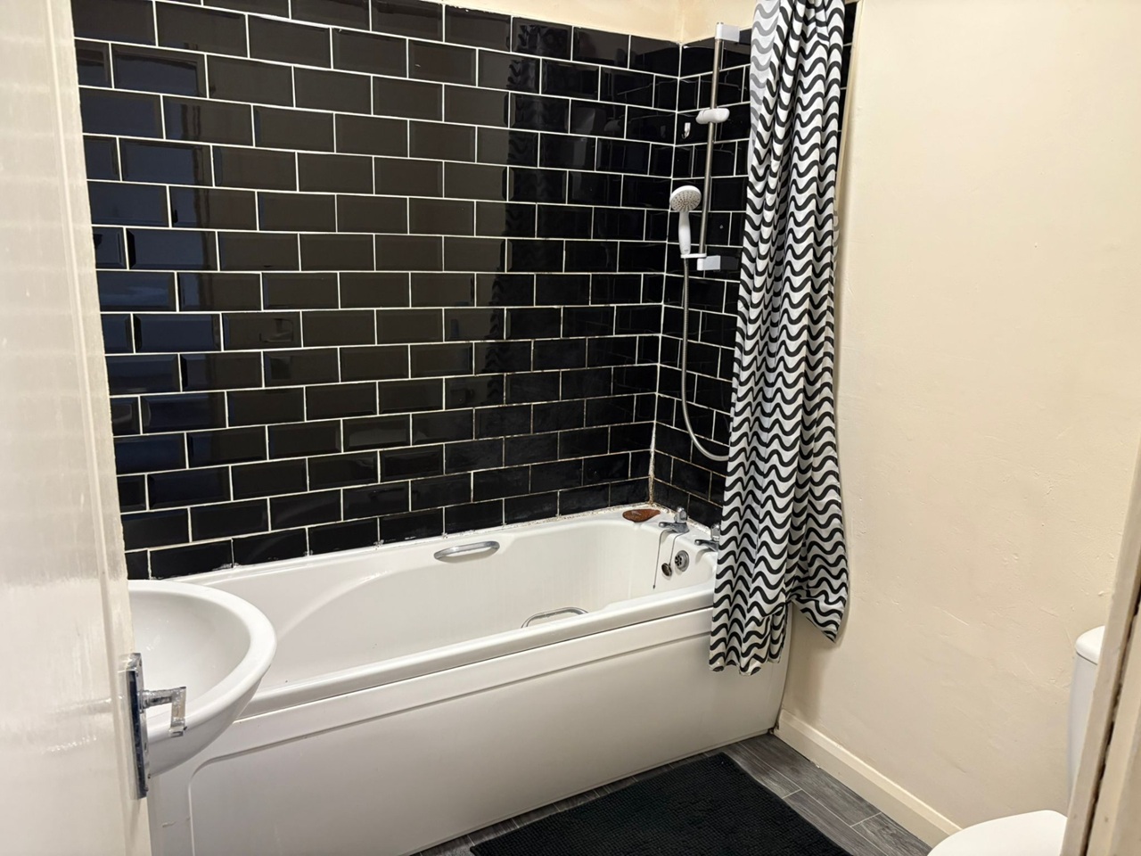 Additional image 3 of Room in a Shared Flat, Nottingham Road, NG7, N1 7GU