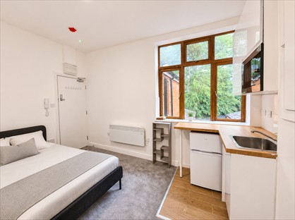 Room in a Shared House, Station Road, B14
