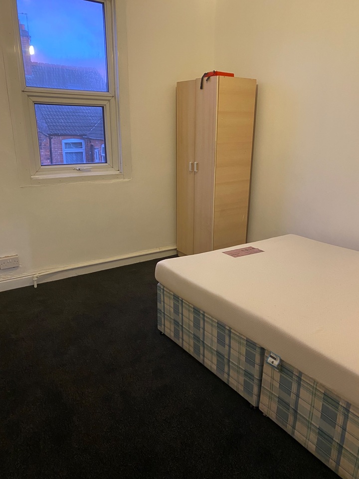 Additional image 6 of 5 Bed Terraced House, East Park Rd, LE5, N1 7GU