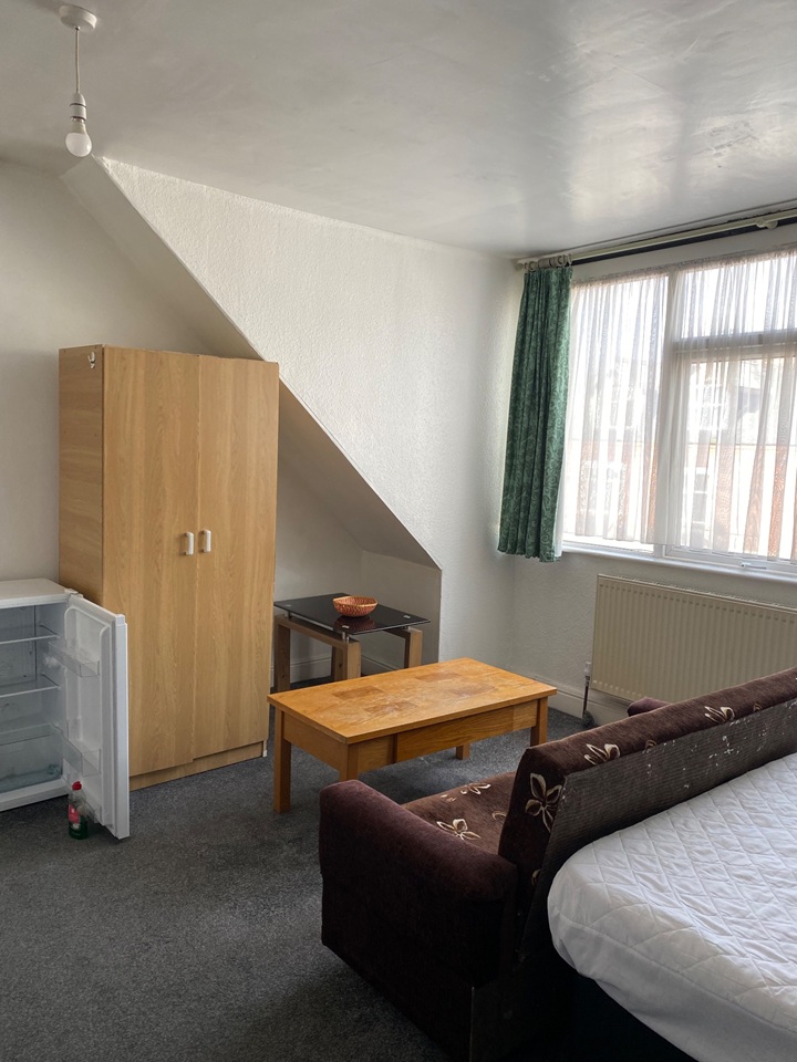 Additional image 8 of 5 Bed Terraced House, East Park Rd, LE5, N1 7GU