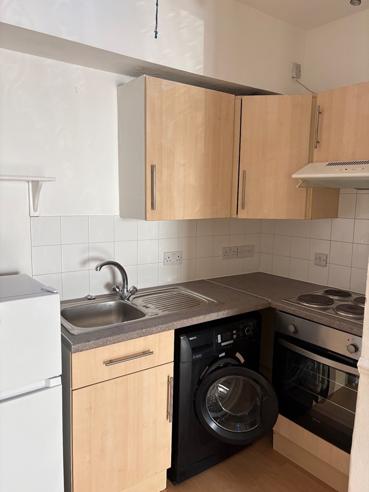 1 Bed Flat, Hanham Road, BS15 photo 5