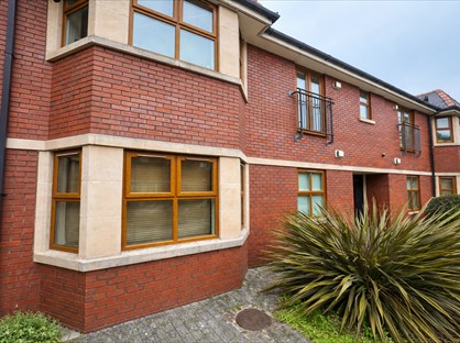 1 Bed Flat, St. Josephs Court, CF14