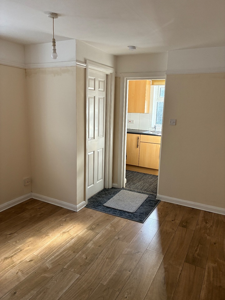 Additional image 2 of 1 Bed Maisonette, Atherley Road, SO15, N1 7GU