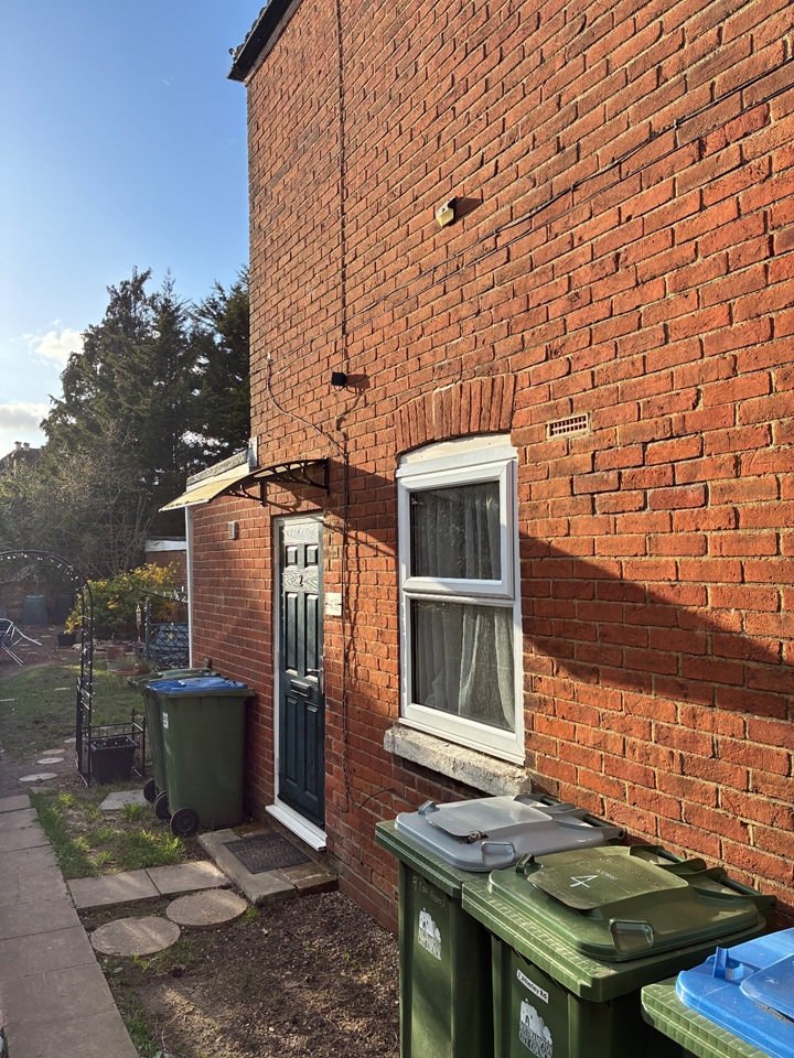 1 Bed Maisonette, Atherley Road, SO15, N1 7GU