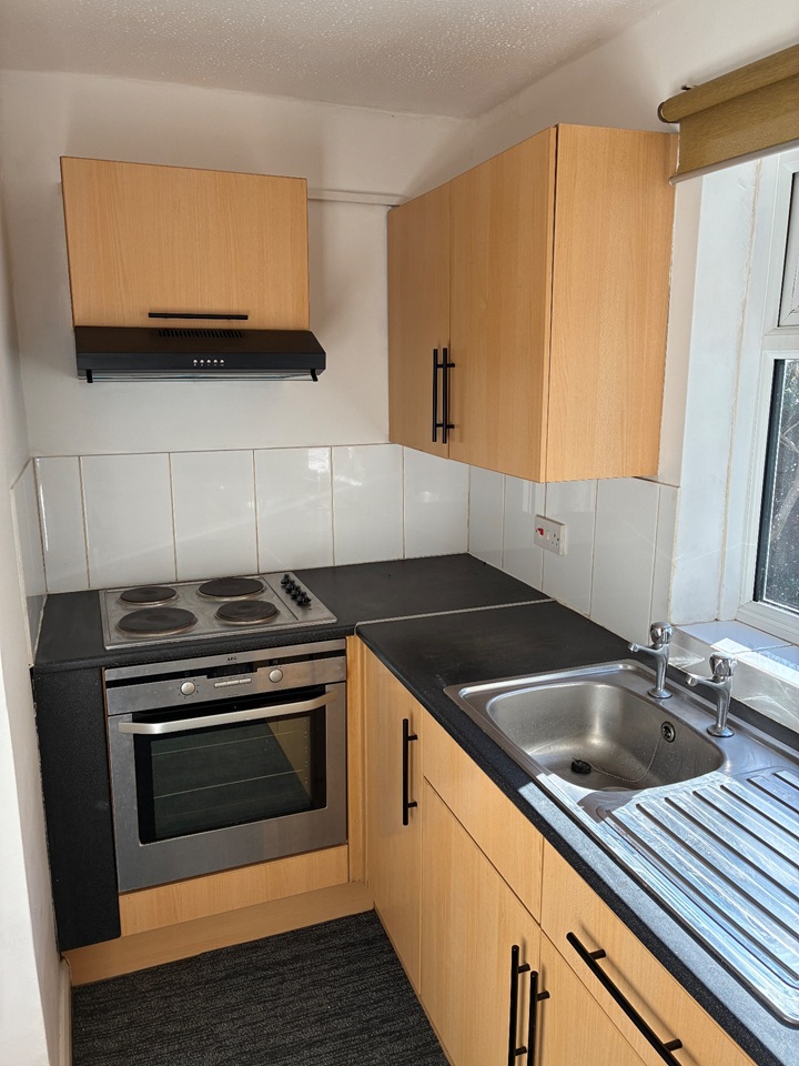 Additional image 8 of 1 Bed Maisonette, Atherley Road, SO15, N1 7GU