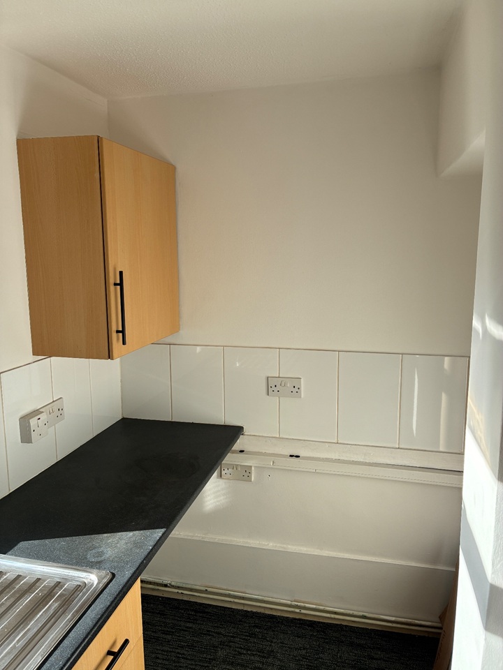 Additional image 9 of 1 Bed Maisonette, Atherley Road, SO15, N1 7GU