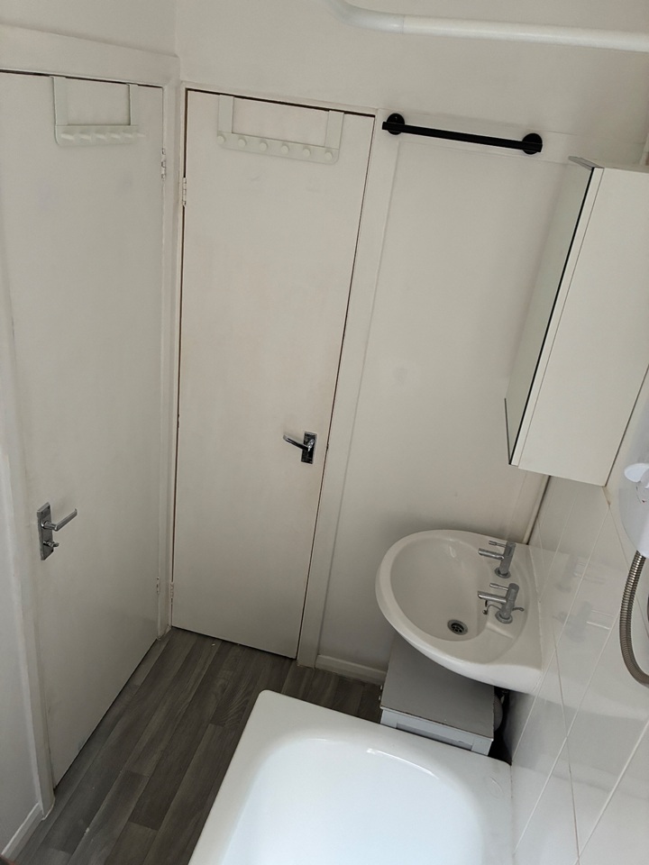 Additional image 16 of 1 Bed Maisonette, Atherley Road, SO15, N1 7GU