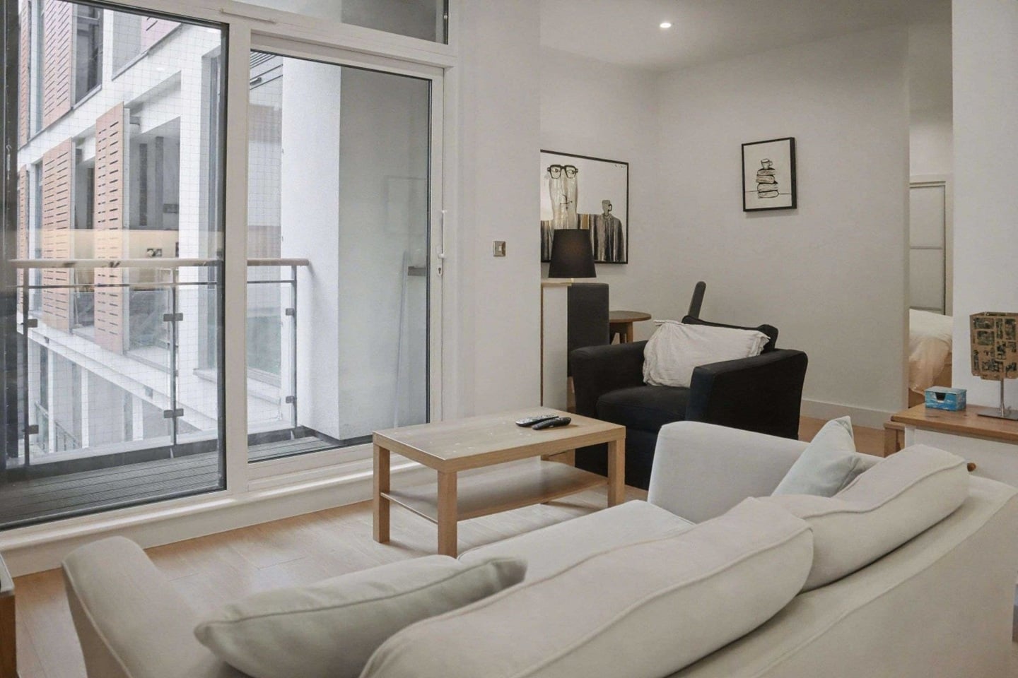1 Bed Flat, Cornell Square, SW8 photo 4