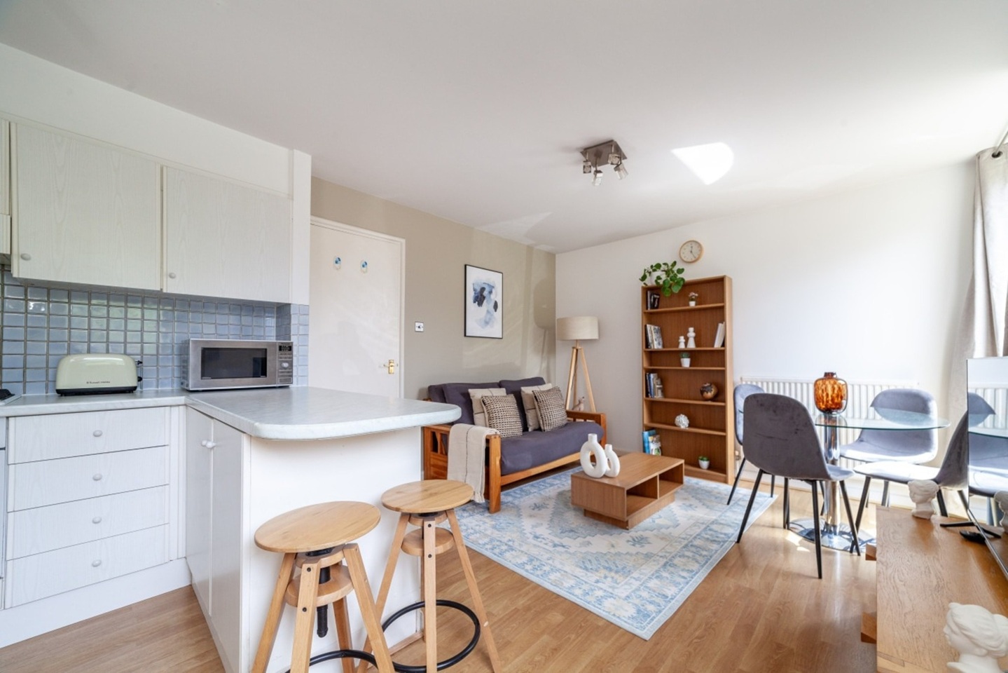 Additional image 5 of 1 Bed Flat, Discovery Walk, E1W, N1 7GU