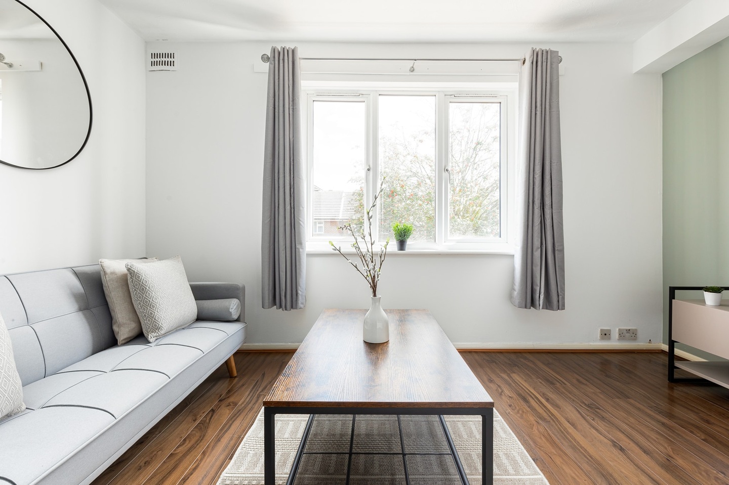 1 Bed Flat, Goodwin Close, SE16, N1 7GU