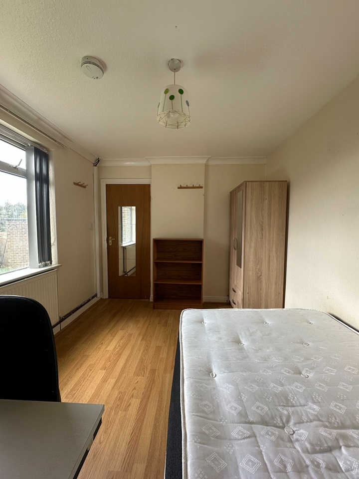 Additional image 3 of 6 Bed End Terrace, Roman Way, B15, N1 7GU