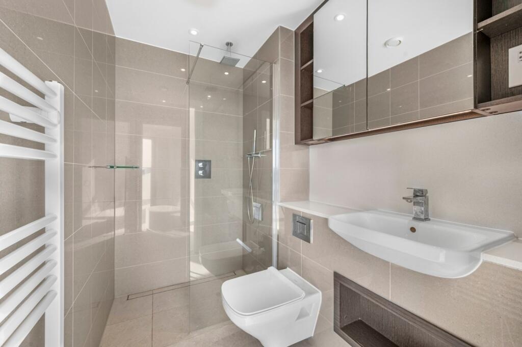 Additional image 10 of 2 Bed Flat, Conquest Tower, SE1, N1 7GU