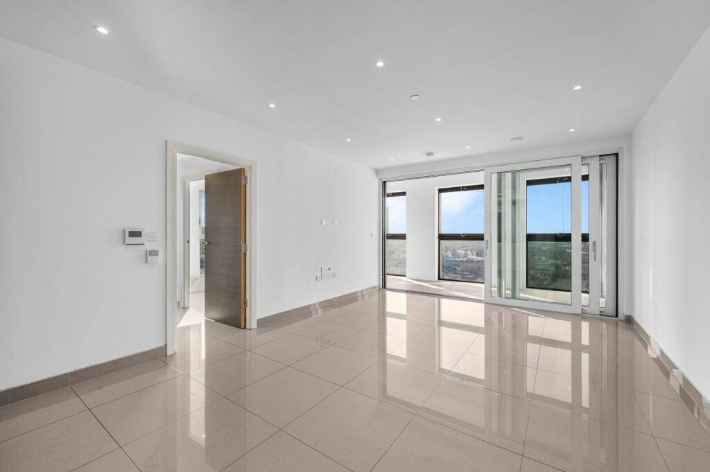 2 Bed Flat, Conquest Tower, SE1, N1 7GU