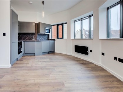 1 Bed Flat, Radio House, CM1