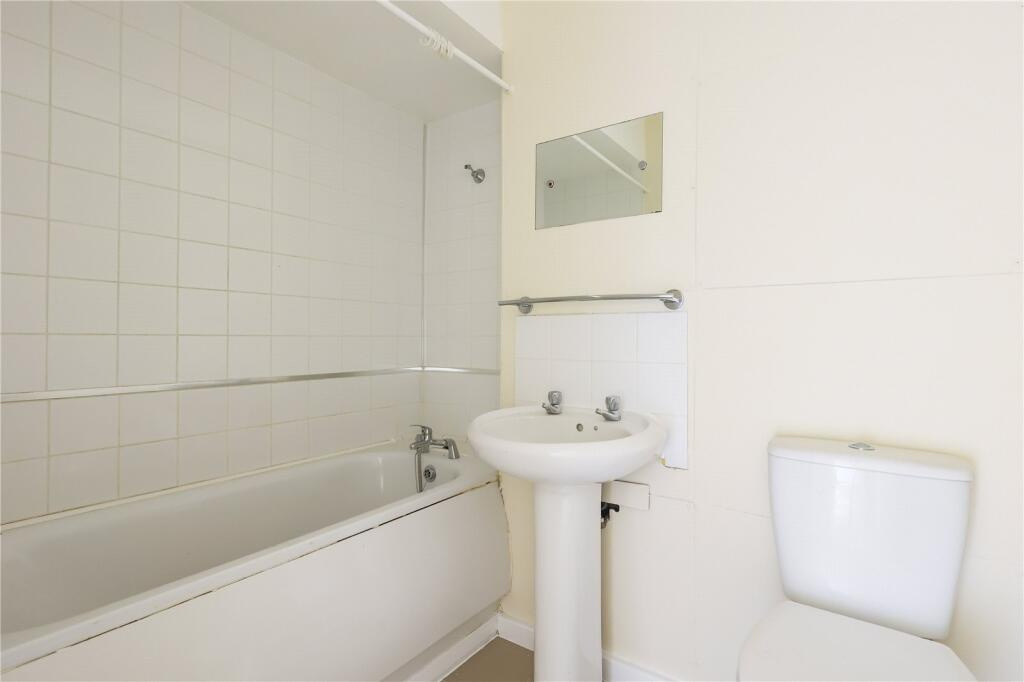 Additional image 6 of 1 Bed Flat, Tealby Court, N7, N1 7GU