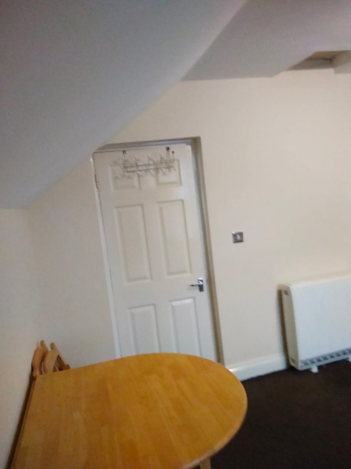 1 Bed Flat, Barclay St, LE3, N1 7GU