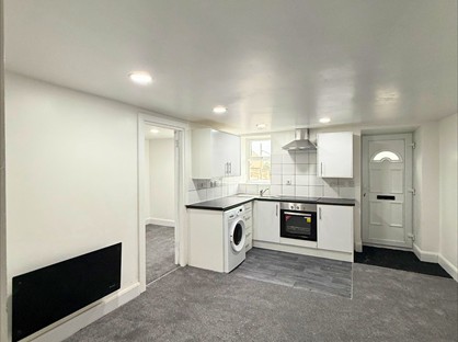1 Bed Flat, Littlemoor Road, LS28