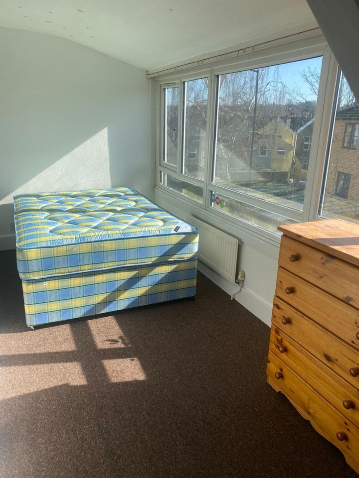 Room in a Shared House, Chester Street, BS5