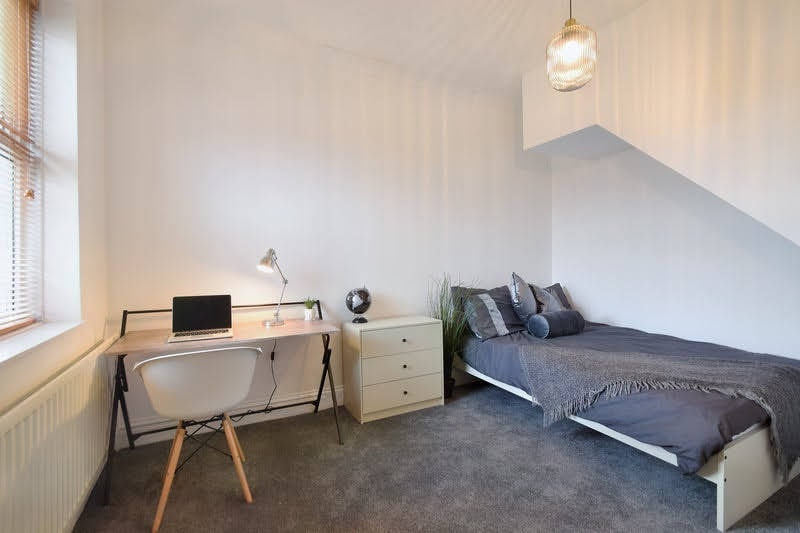 6 Bed Semi-Detached House, Cassell Road, BS16, N1 7GU