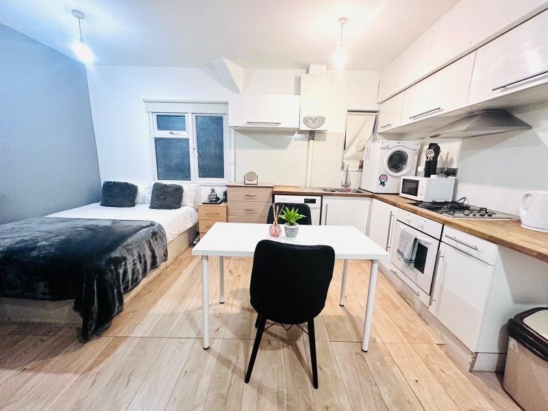 Additional image 5 of Studio Flat, Kilburn High Road, NW6, N1 7GU