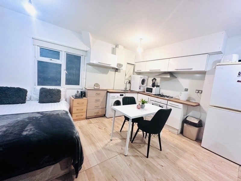 Additional image 6 of Studio Flat, Kilburn High Road, NW6, N1 7GU