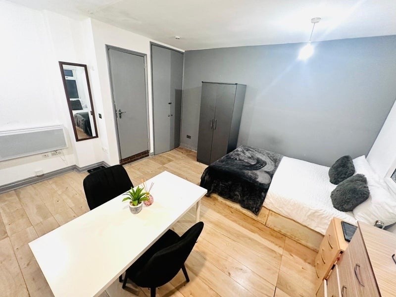 Additional image 9 of Studio Flat, Kilburn High Road, NW6, N1 7GU