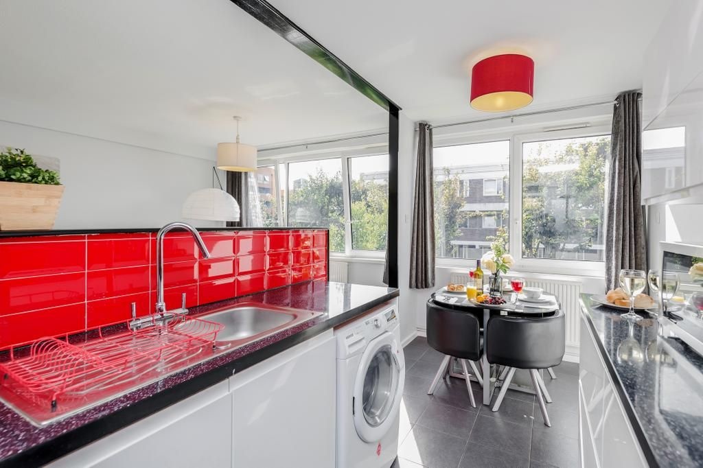 Additional image 4 of 2 Bed Maisonette, Cable St, E1W, N1 7GU