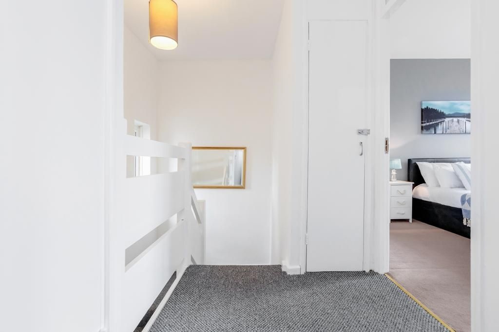 Additional image 8 of 2 Bed Maisonette, Cable St, E1W, N1 7GU