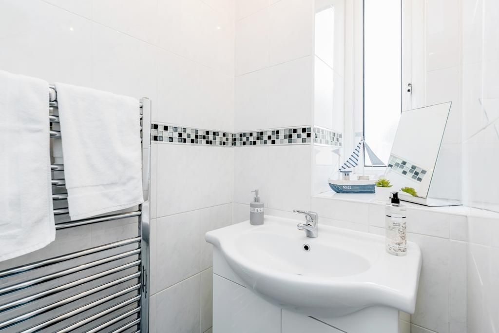 Additional image 15 of 2 Bed Maisonette, Cable St, E1W, N1 7GU