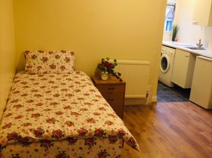 Studio Flat, Green Lanes, N8