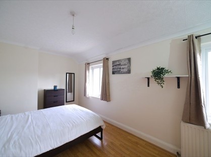 Room in a Shared House, Bisson Road, E15