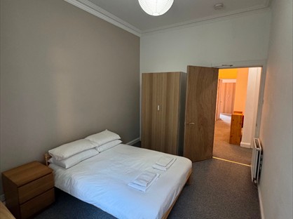 3 Bed Flat, Montague Street, EH8