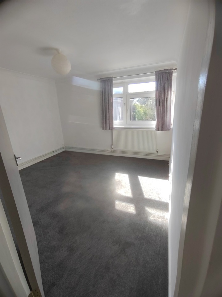 2 Bed Flat, The Parkside, SO16, N1 7GU