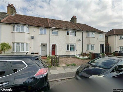 3 Bed Semi-Detached House, Meadow Road, IG11