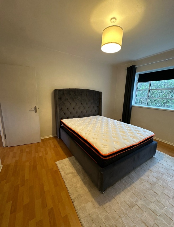 Additional image 4 of 2 Bed Flat, Holm Oak Mews, SW4, N1 7GU