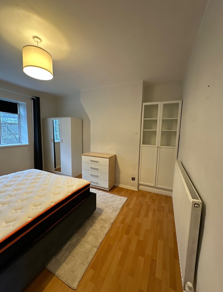 Additional image 6 of 2 Bed Flat, Holm Oak Mews, SW4, N1 7GU