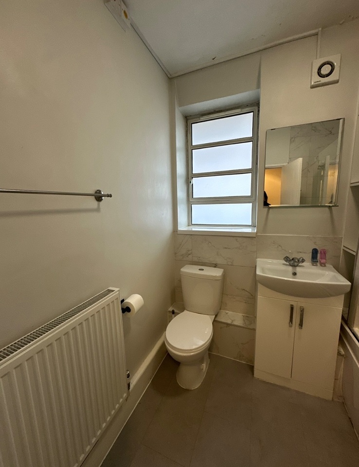 Additional image 12 of 2 Bed Flat, Holm Oak Mews, SW4, N1 7GU