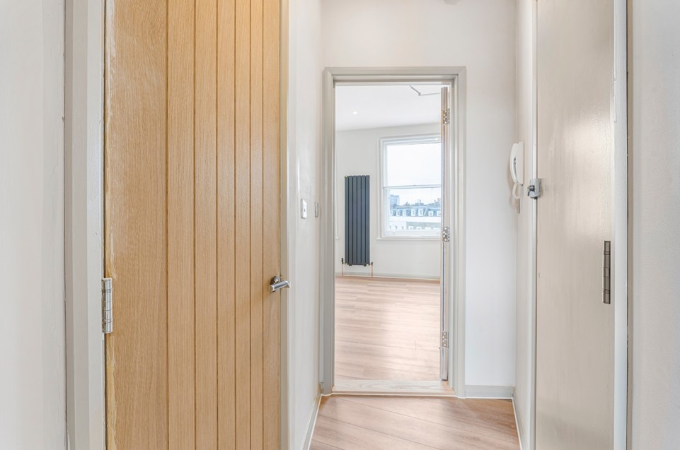 Additional image 4 of 1 Bed Flat, New Kings Road, SW6, N1 7GU