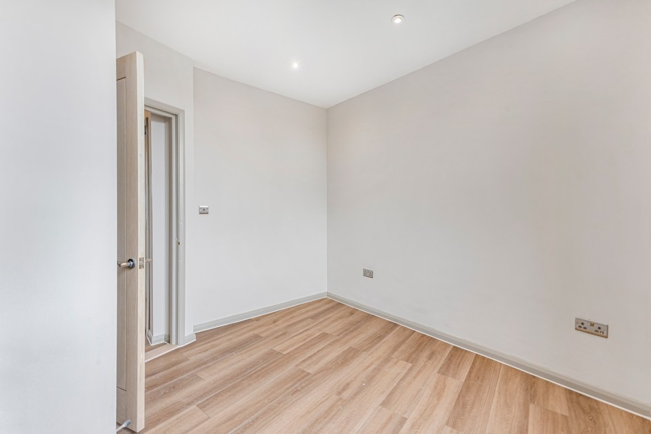 Additional image 6 of 1 Bed Flat, New Kings Road, SW6, N1 7GU