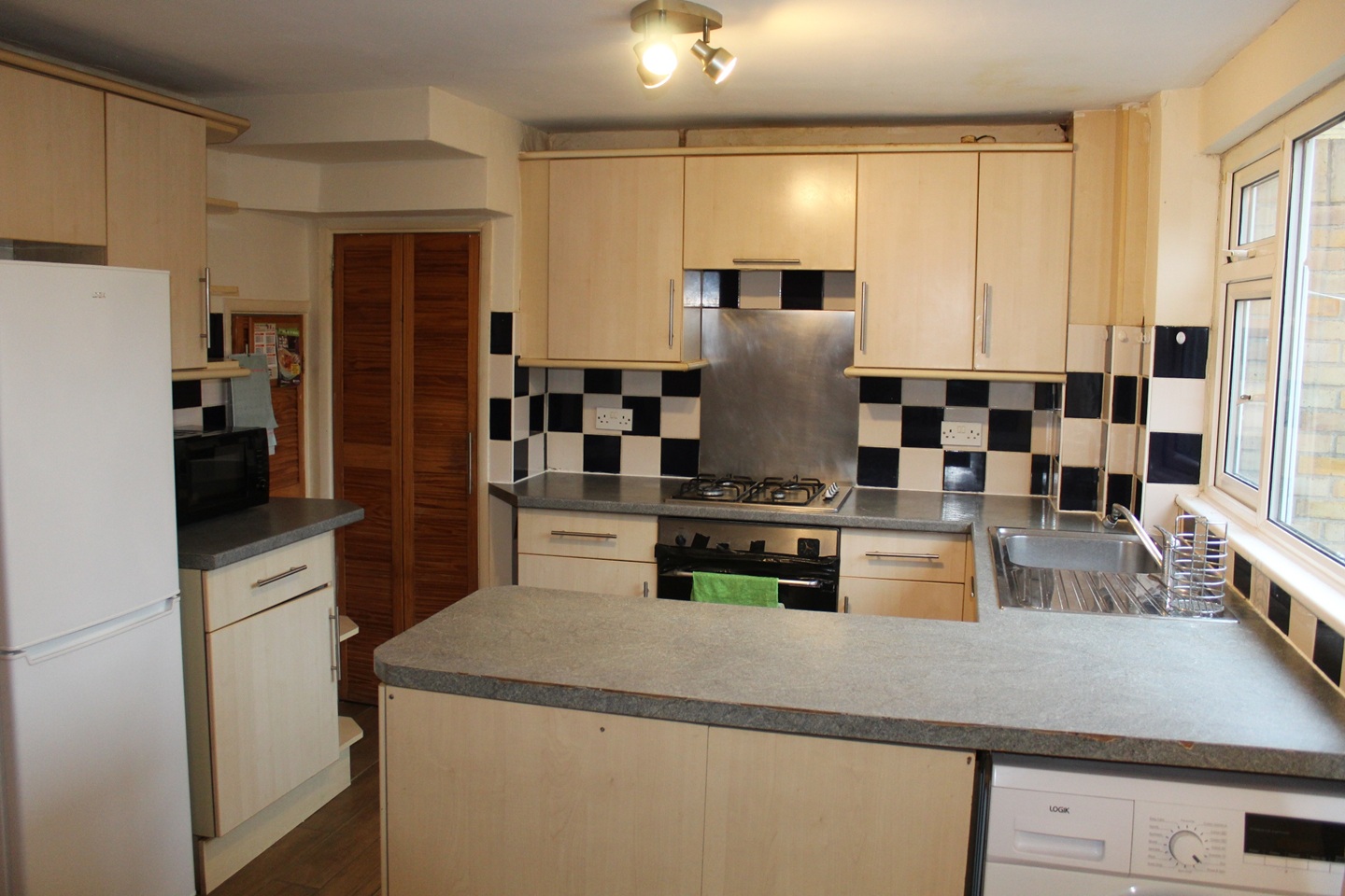 Additional image 6 of 3 Bed Terraced House, Circuit Lane, RG30, N1 7GU