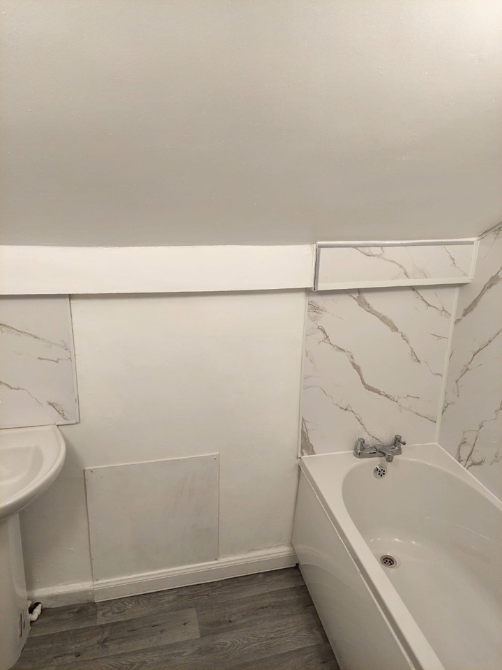 Additional image 2 of 3 Bed Flat, Rochdale Road, M9, N1 7GU