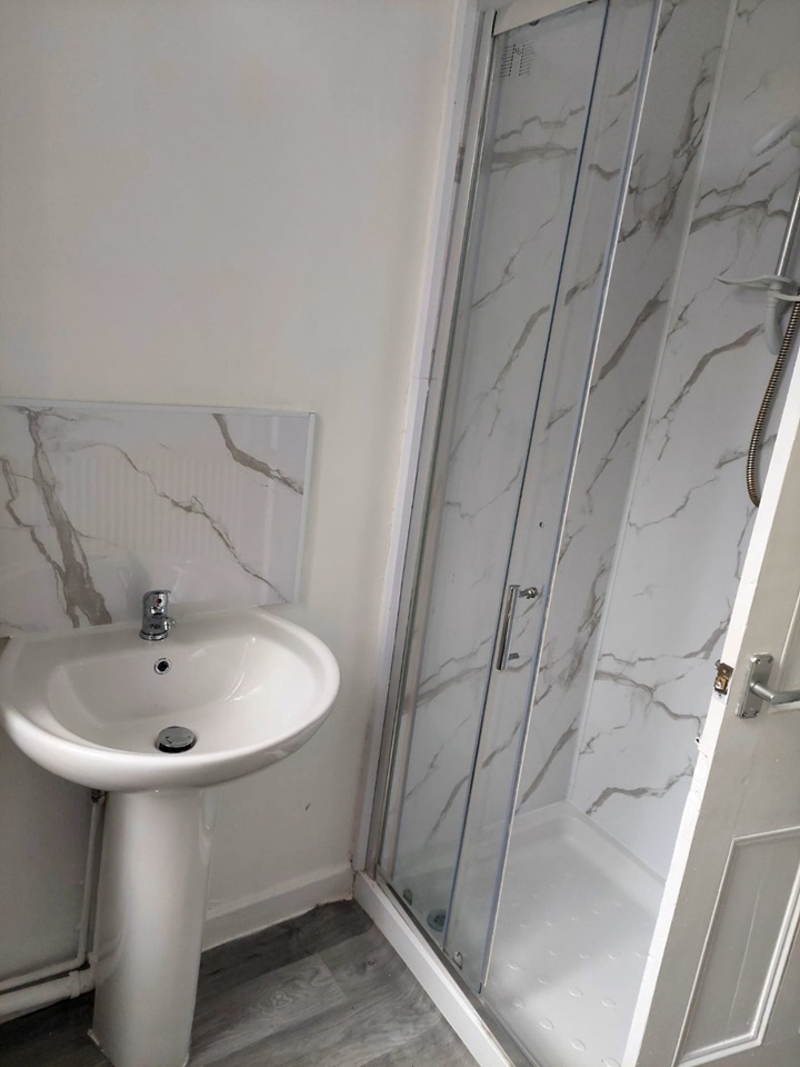 Additional image 6 of 3 Bed Flat, Rochdale Road, M9, N1 7GU