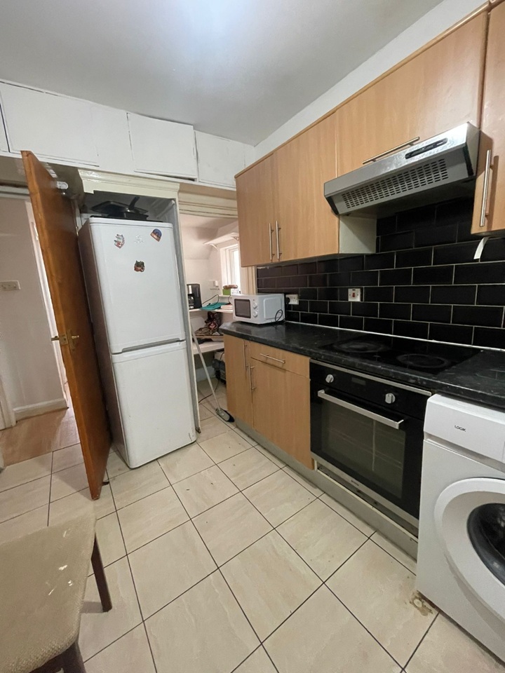 Additional image 4 of Room in a Shared House, Headingley Mount, LS6, N1 7GU