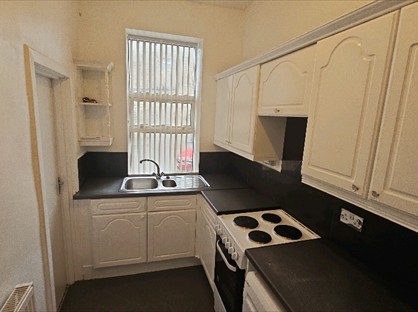 3 Bed Terraced House, Dalcross St, BD5