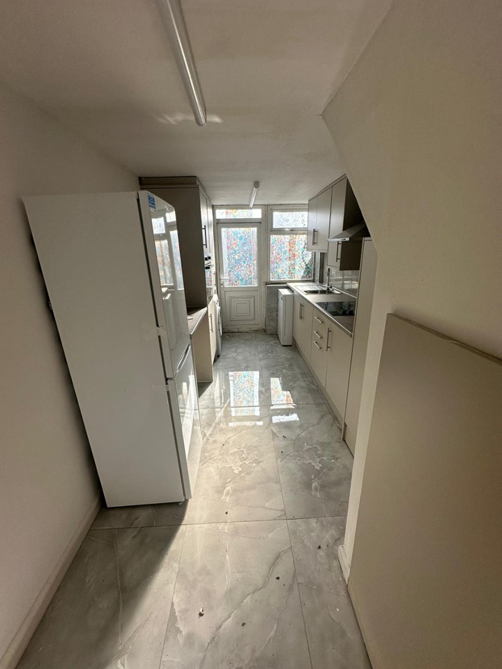 Additional image 3 of Room in a Shared House, Oatland Road, LS7, N1 7GU